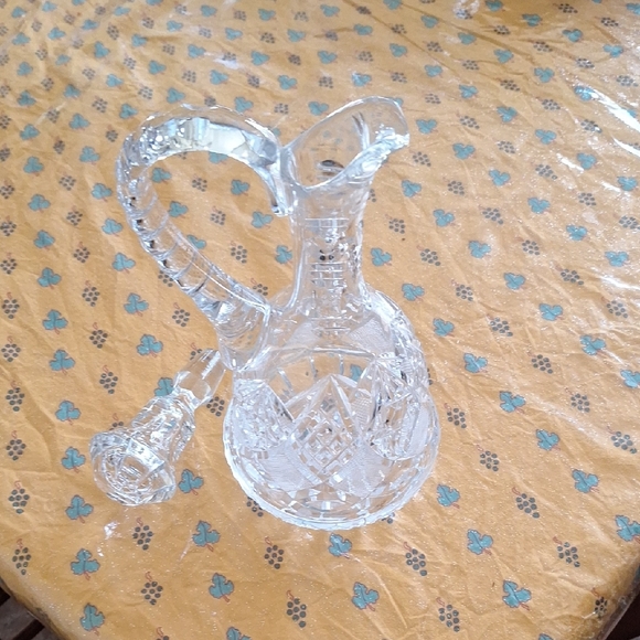 Clear Crystal Decanter with Faceted Stopper